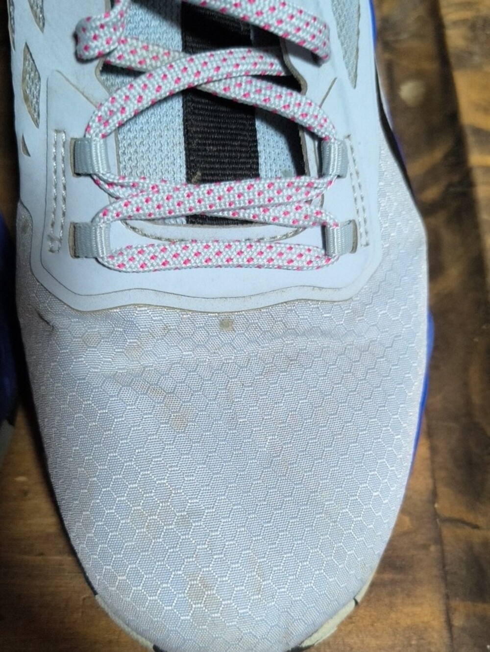 Reebok Women's Light Gray Athletic Shoes with Blue & Pink Highlights - Picture 4 of 5